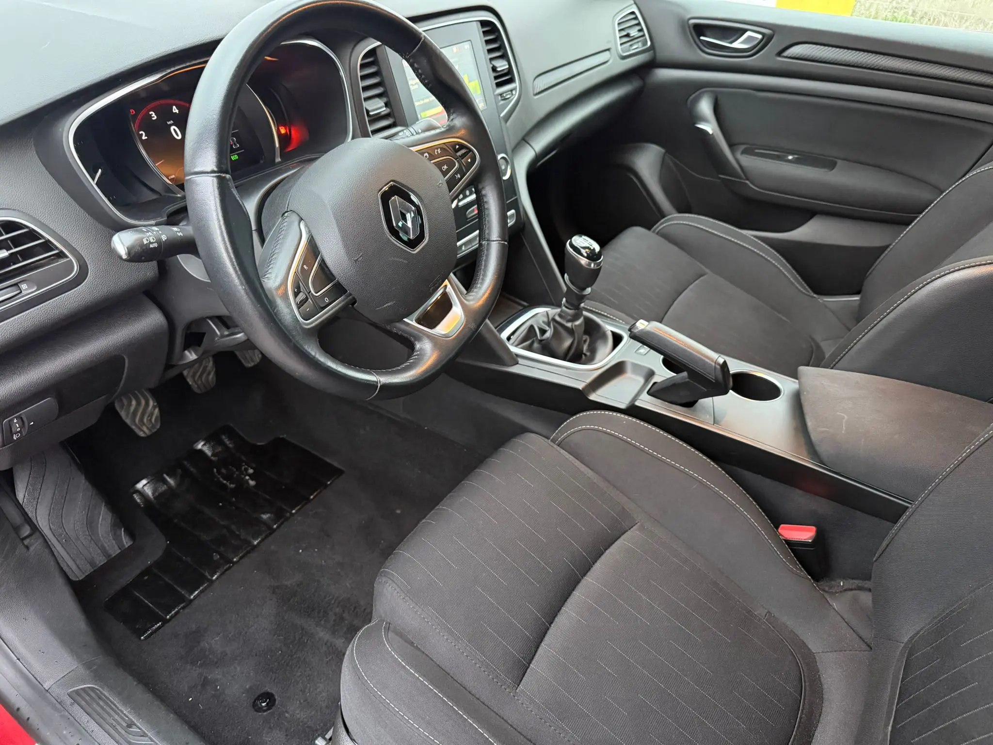 Renault Megane TCe GPF Limited - imagine 6