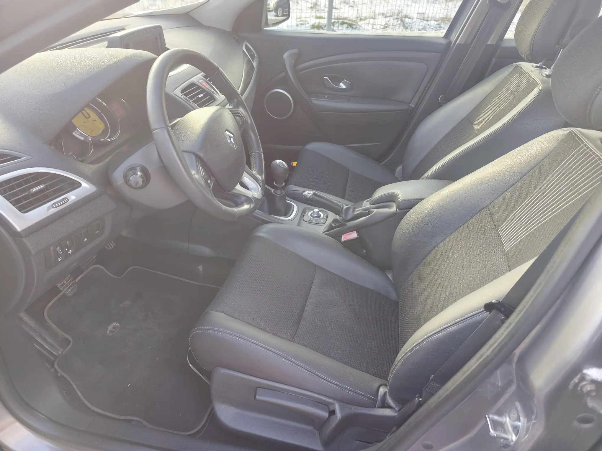 Renault Megane - imagine 9