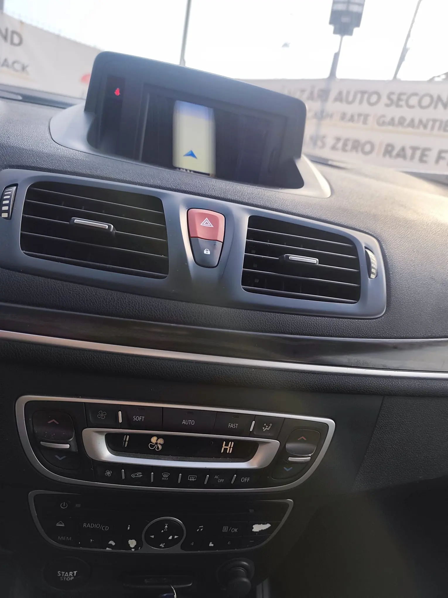 Renault Megane - imagine 11