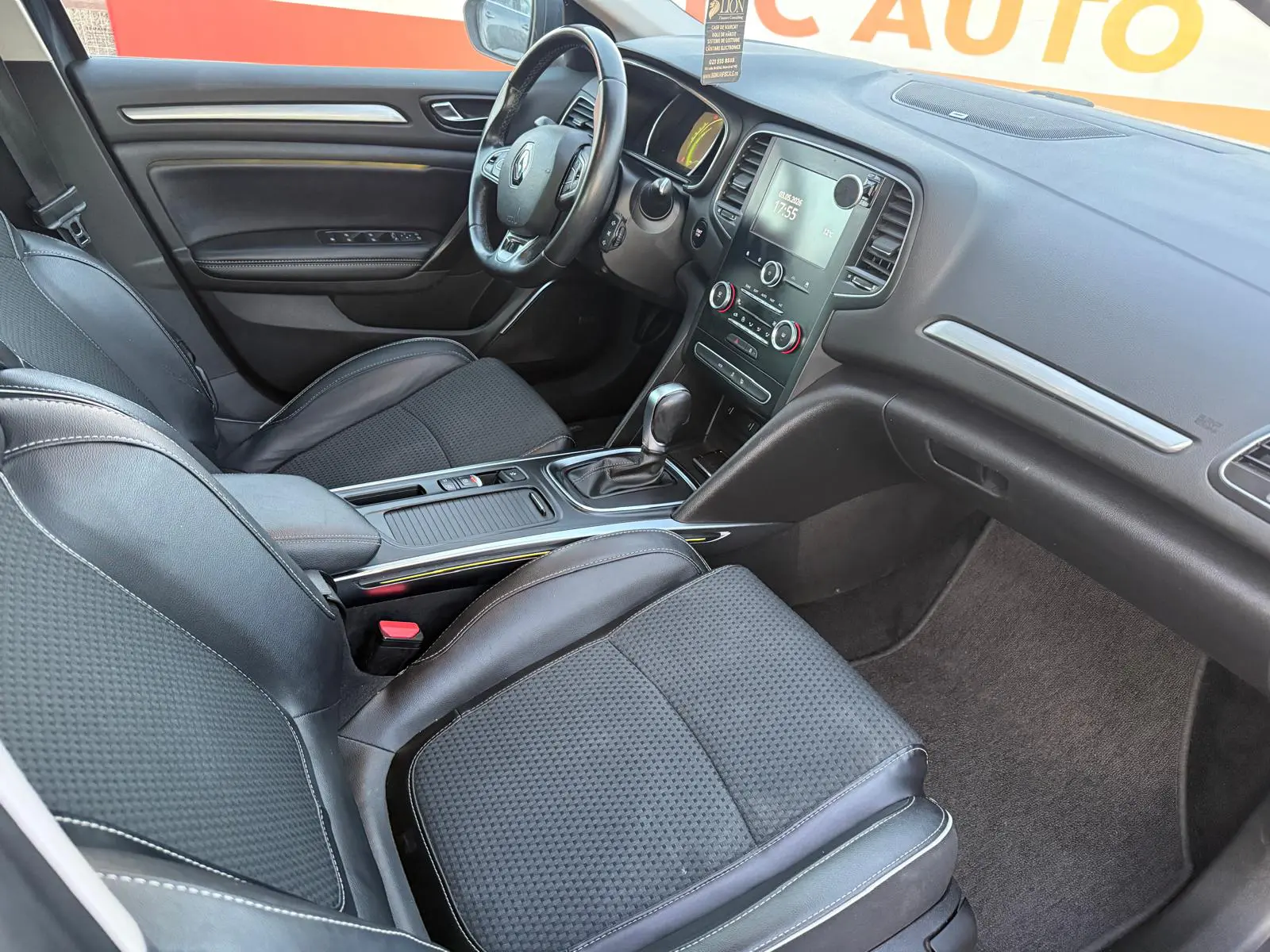 Renault Megane - imagine 5