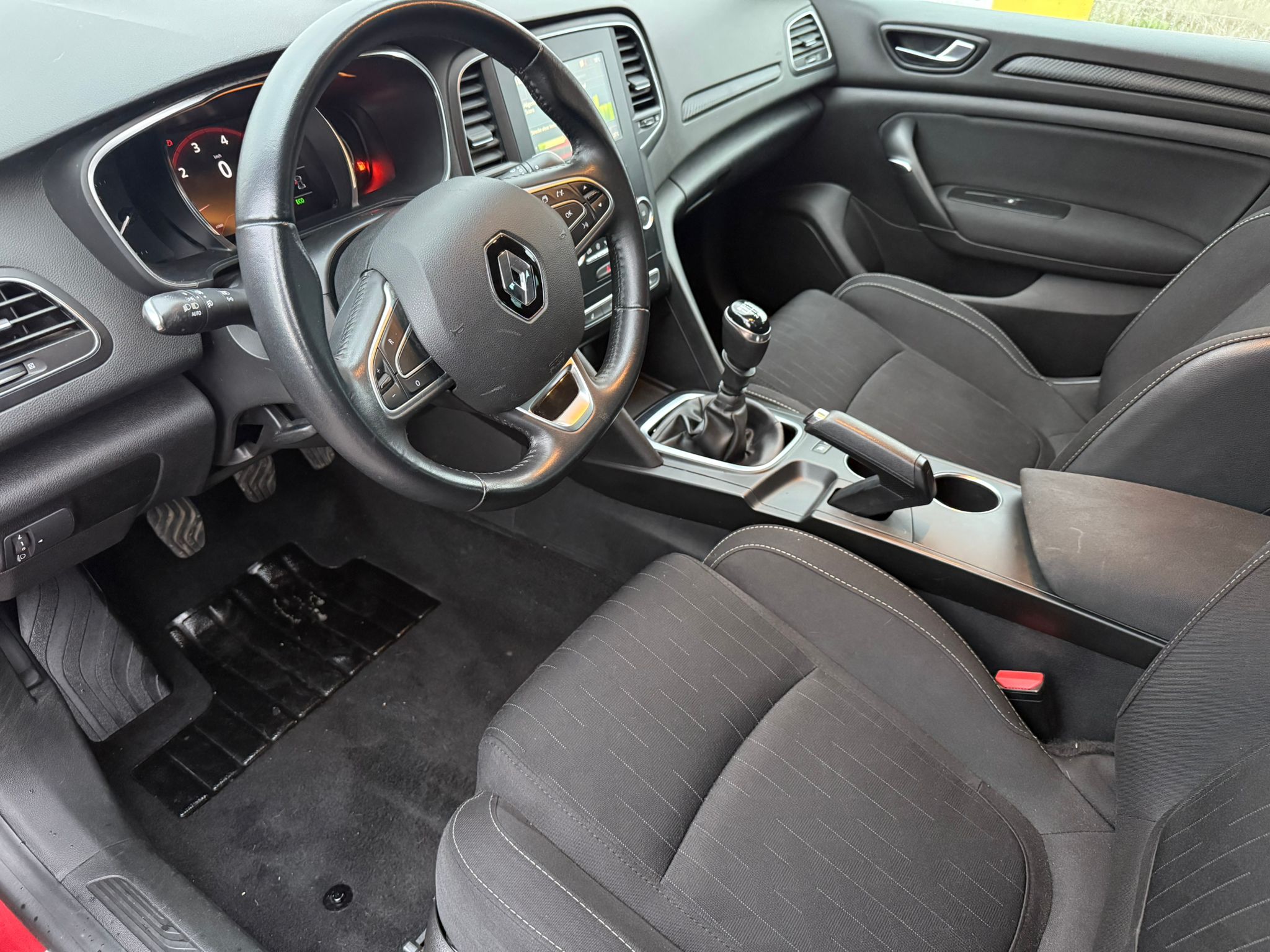 Renault Megane TCe GPF Limited - imagine 6