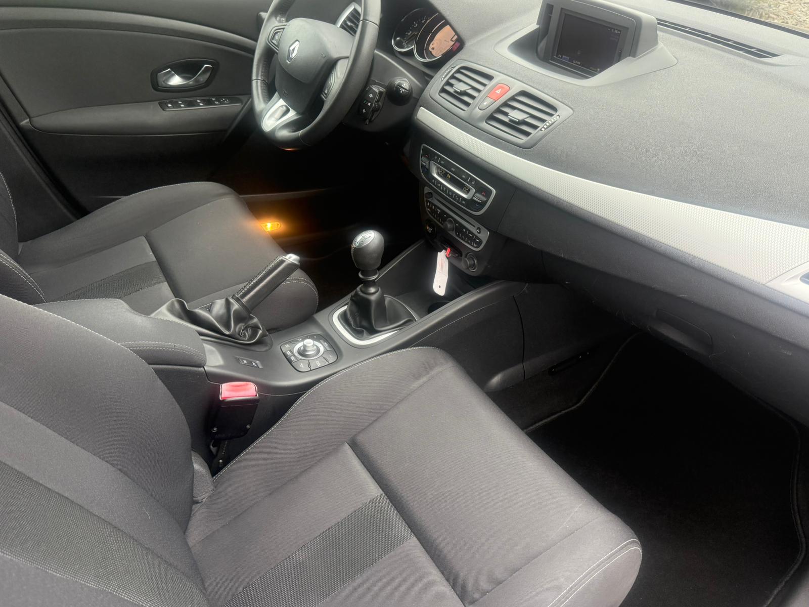 Renault Megane 1.5 dCi Dynamique - imagine 6